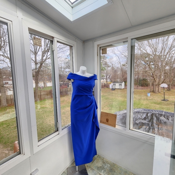 24 Hour Sale ⏰ Vince Camuto Off The Shoulder Royal Blue Crepe Column Ruched Gown - Picture 6 of 16